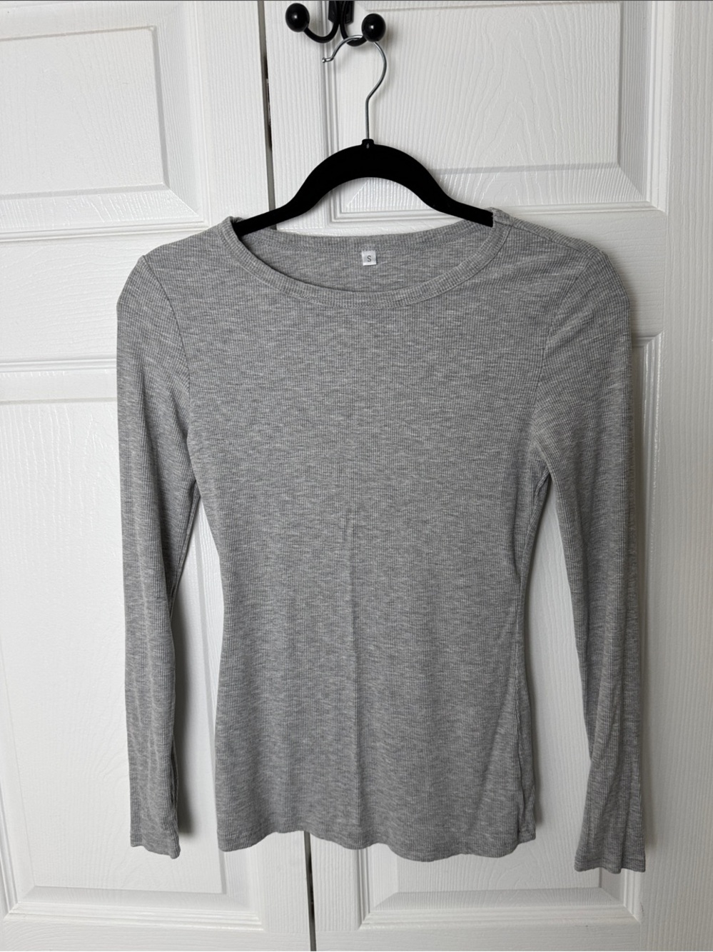 Women's Long-Sleeve Crewneck Tee - Heather Gray